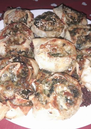 Una foto de Rollitos de queso, acelga.