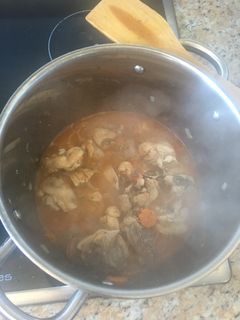 Una foto de Pollo en salsa a mi estilo riojana