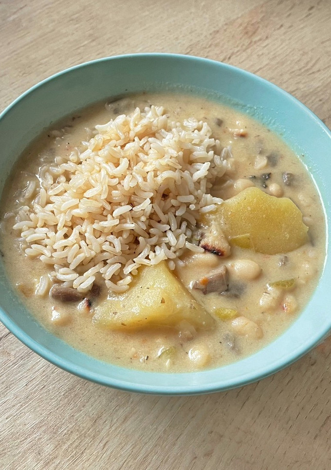 Una foto de Potaje cremoso de fabes y champiñones