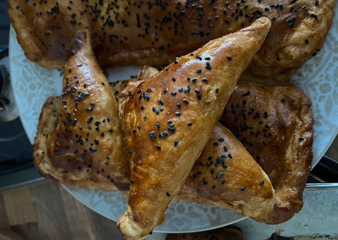 Oven baked puff samosas