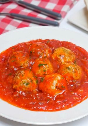 Foto resep Bakso Ayam Saus Tomat - Chicken Meatballs Tomato Sauce