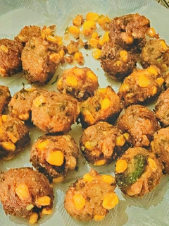 कॉर्न पकौड़ा(corn pakoda recipe in hindi) रेसिपी मुख्य फोटो