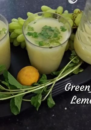 A picture of Green Grapes Lemonade.