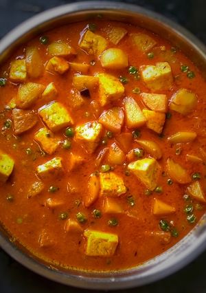 নিরামিষ মটর পনির (niramish matar paneer recipe in Bengali) রেসিপির প্রধান ছবি