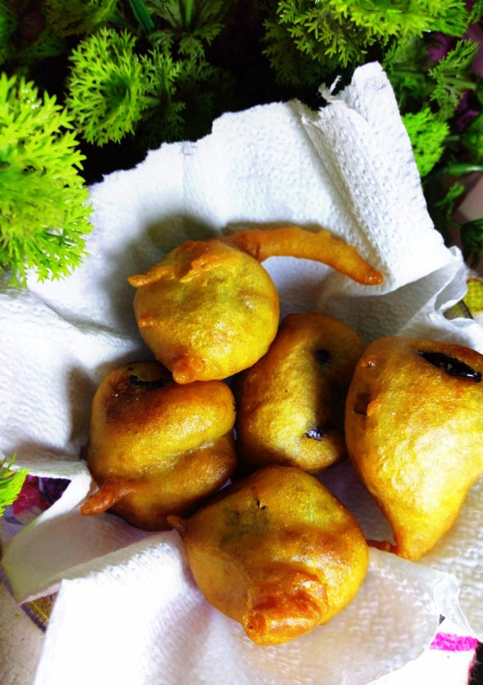 A picture of Date fritters.