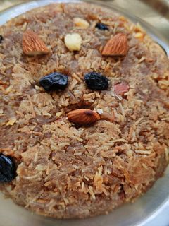 शेवई आणि सातूच्या पिठाचा शिरा (sevai ani satupithacha shira recipe in marathi) रेसिपी चे मुख्य फोटो