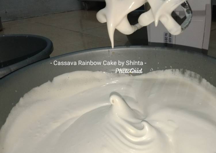 Bagaimana Membuat Cassava Rainbow Cake Syuper Menul by Shinta, Enak