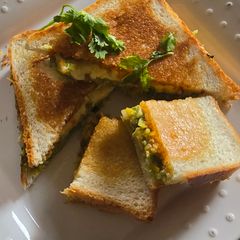 A picture of Avocado cheese sandwich.