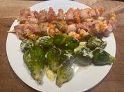Una foto de langostinos a la plancha