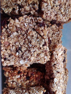 Una foto de Barritas de cereales veganas al horno 🙂