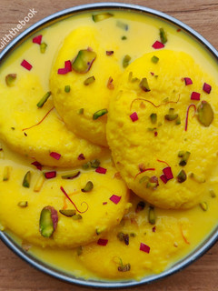 A picture of Rasmalai.