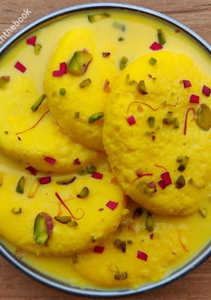 A picture of Rasmalai.