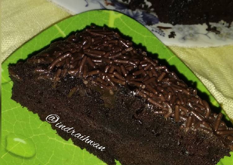 Moist Chocolate Cake (No egg No Mixer)