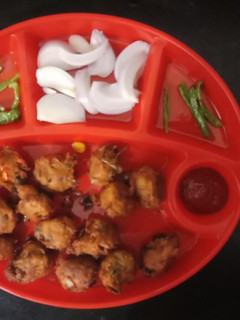 બ્રેડ ના ભજીયા (Bread Bhajiya Recipe In Gujarati) રેસીપી મુખ્ય ફોટો