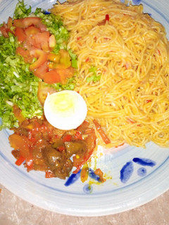 A picture of Spaghetti jollof.