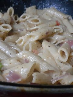 व्हाइट सॉस पास्ता (White sauce pasta recipe in hindi) रेसिपी मुख्य फोटो