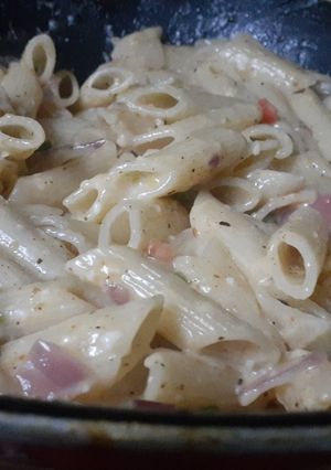 व्हाइट सॉस पास्ता (White sauce pasta recipe in hindi) रेसिपी मुख्य फोटो