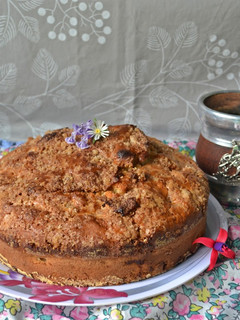 Una foto de Torta de manzanas caramelizadas y cubierta crocante de canela🍎