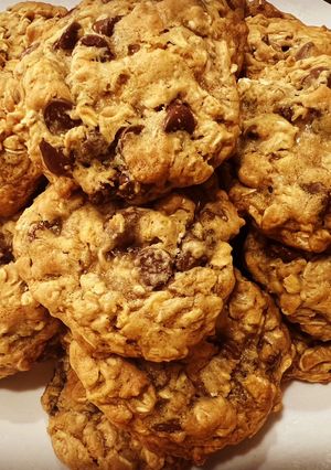 A picture of Oatmeal Chocolate Chip Cookies.