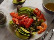 Une photo de pomelo entrée