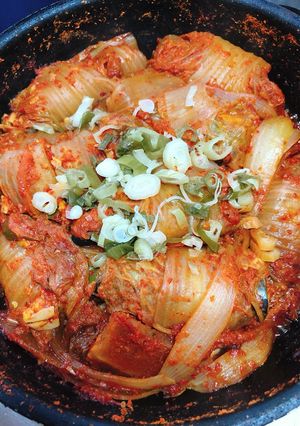 Hình của món Cá kho kimchi kiểu Hàn.