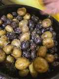Papitas buffet con ajos y sal de maras con finas hierbas