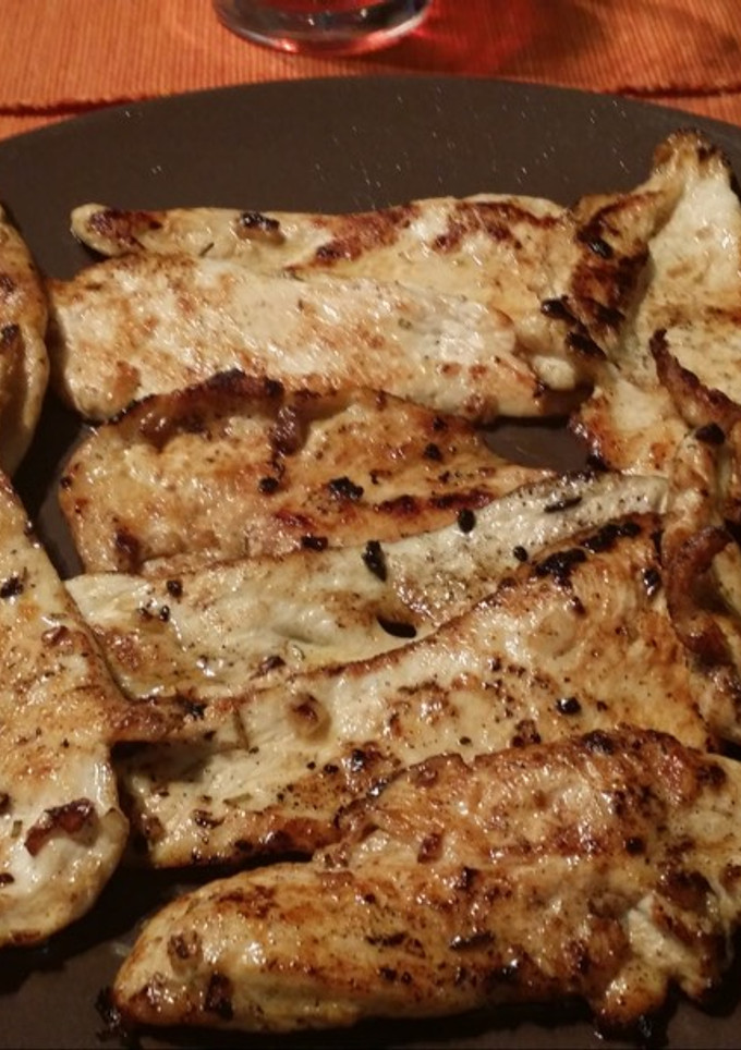 Una foto de Pechugas de pollo marinadas