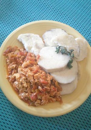 A picture of Yam and egg sauce.