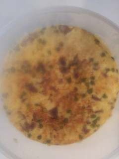 Una foto de Tortilla de Patatas,Yogur y Salchicha