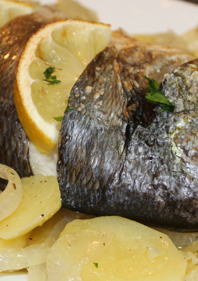 Una foto de Dorada al horno | Receta de Navidad