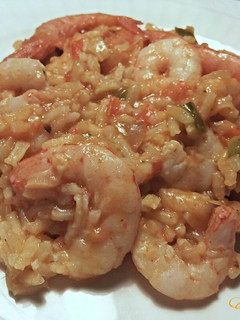 Una foto de Arroz largo con gambas