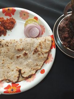 झणझणीत भरली वांगी (bharli vangi recipe in marathi) रेसिपी चे मुख्य फोटो
