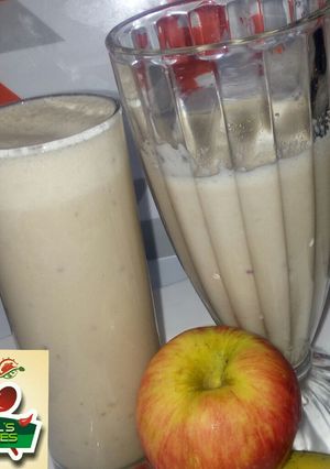 A picture of Apple banana smoothie.