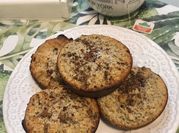 Una foto de muffins de linaza