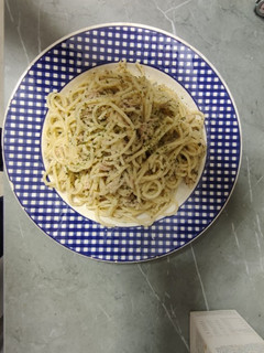 Una foto de Spaghetti con atún al ajillo