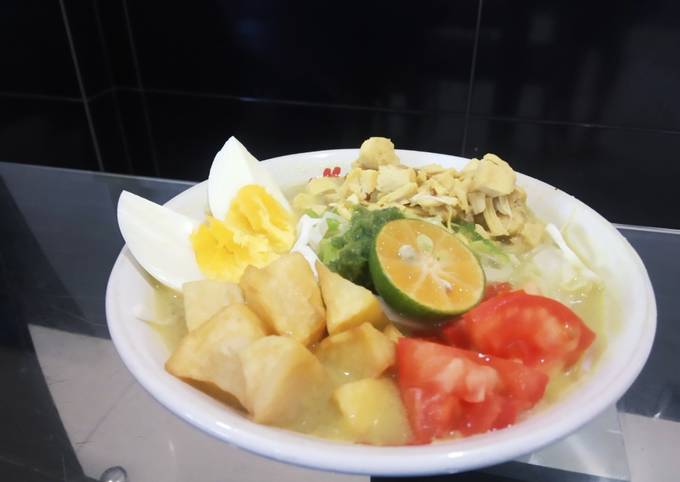 Soto ayam betawi