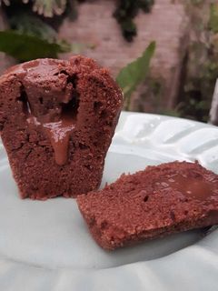 Una foto de Cupcakes de chocolate con corazón de dulce de leche