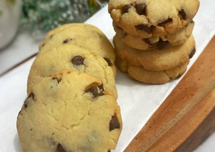 Almond cookies with chocochip