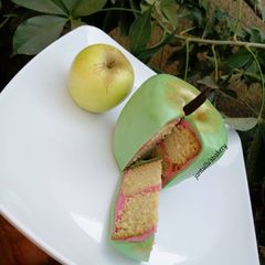 A picture of Green Apple cake.