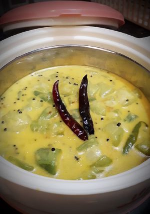 দুধ ঝিঙে(Ridge gourd curry with milk recipe in Bengali) রেসিপির প্রধান ছবি
