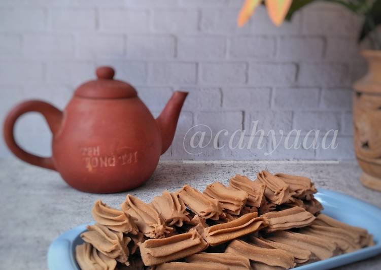 Kue sagu coklat