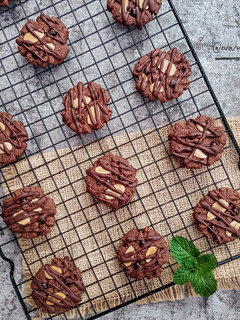 Foto resep Triple Choco Almond Cookies