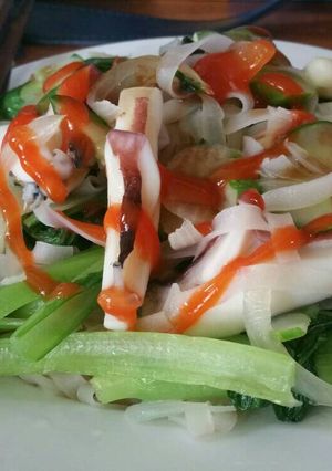 A picture of Stir-Fried Squid with Rice Noodles.