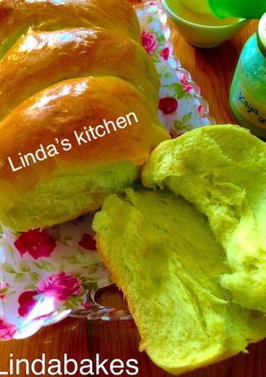 Hình của món Hainnanese Kaya Bread ( $5,000 starter bread) - Bánh mỳ bơ nhân mứt Kaya.