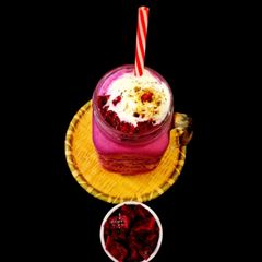 A picture of Dragon Fruit Shake.