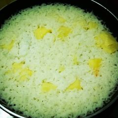 A picture of Turmeric potato rice.