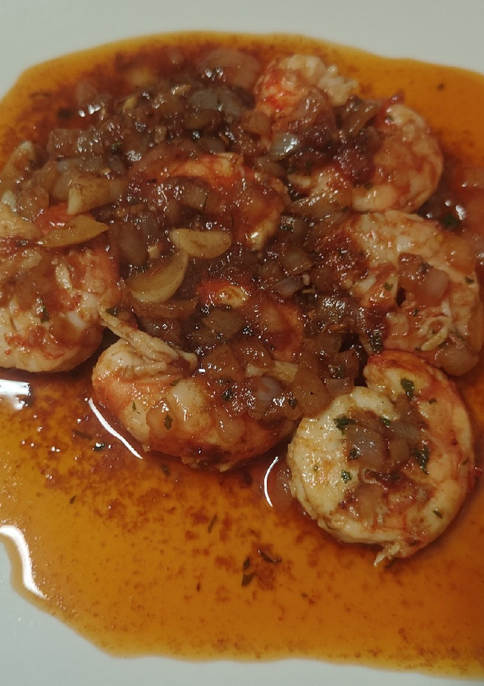 Una foto de Gambones en salsa