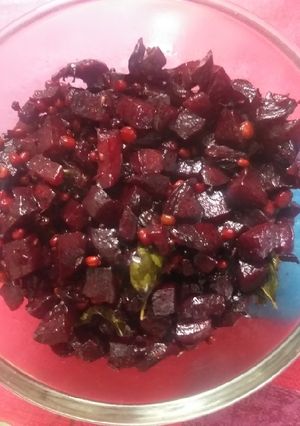 A picture of Beetroot curry.
