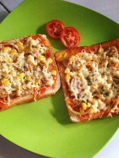 Foto resep Pizza Roti Tawar (irit lan simple)