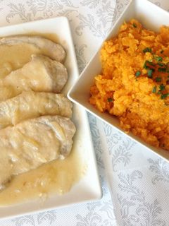 Una foto de Lomo con salsa de Limón y puré de Boniato